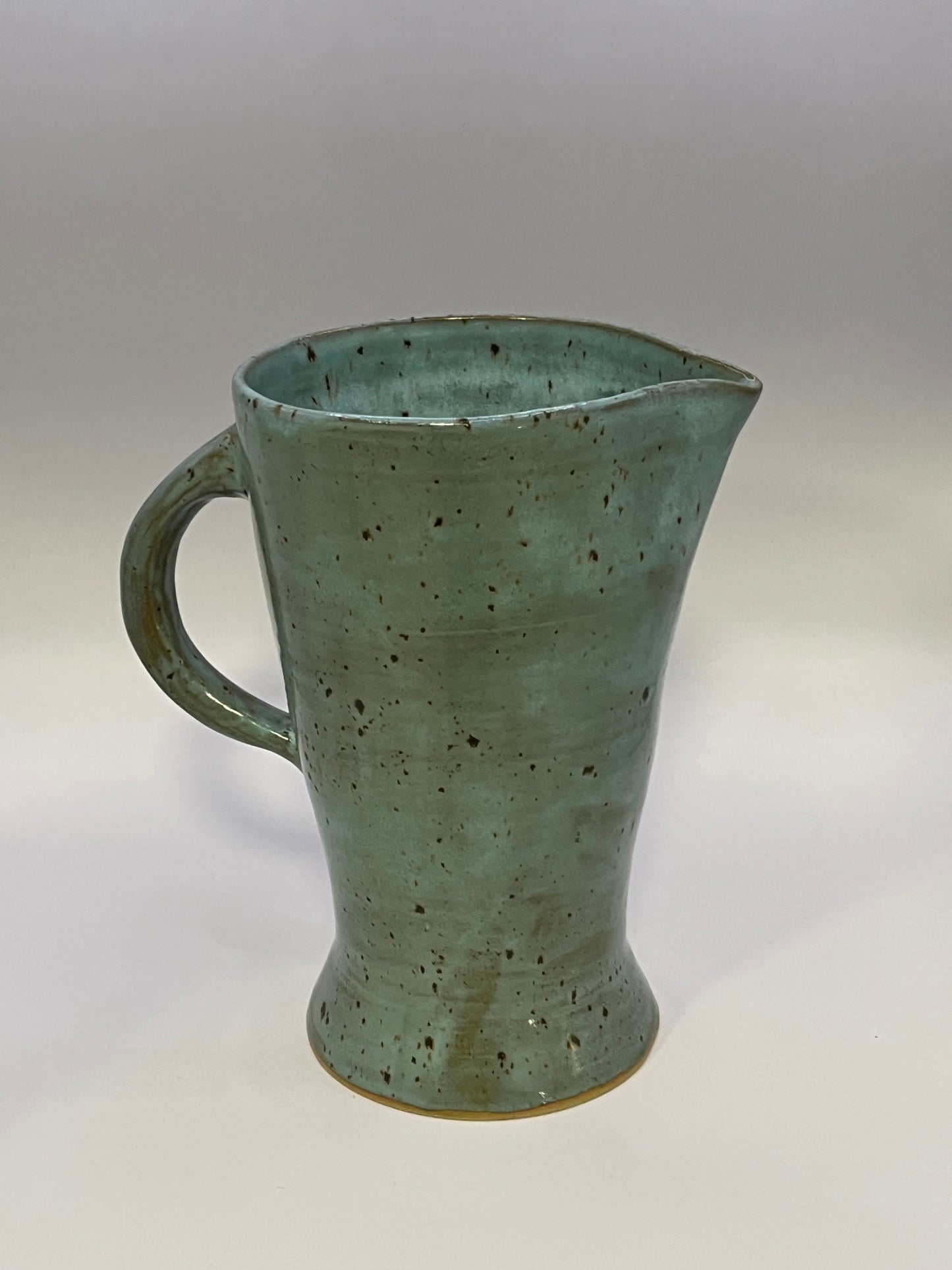 Carafe vert tacheté