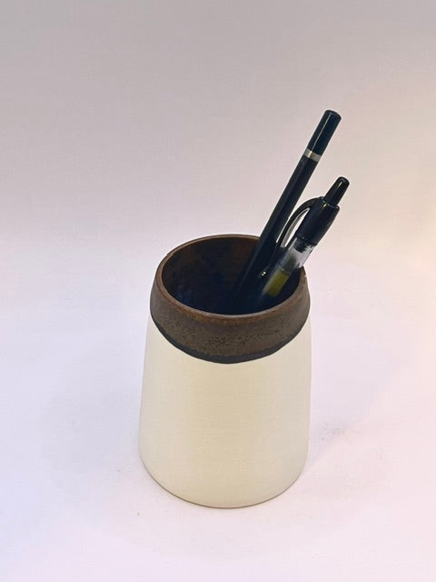 Pot porcelaine levre marron