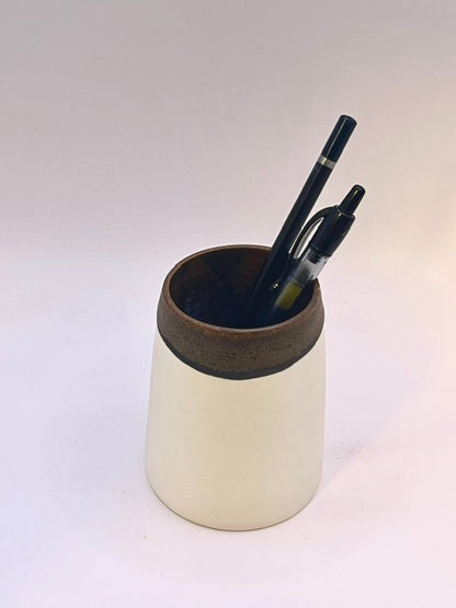 Pot porcelaine levre marron