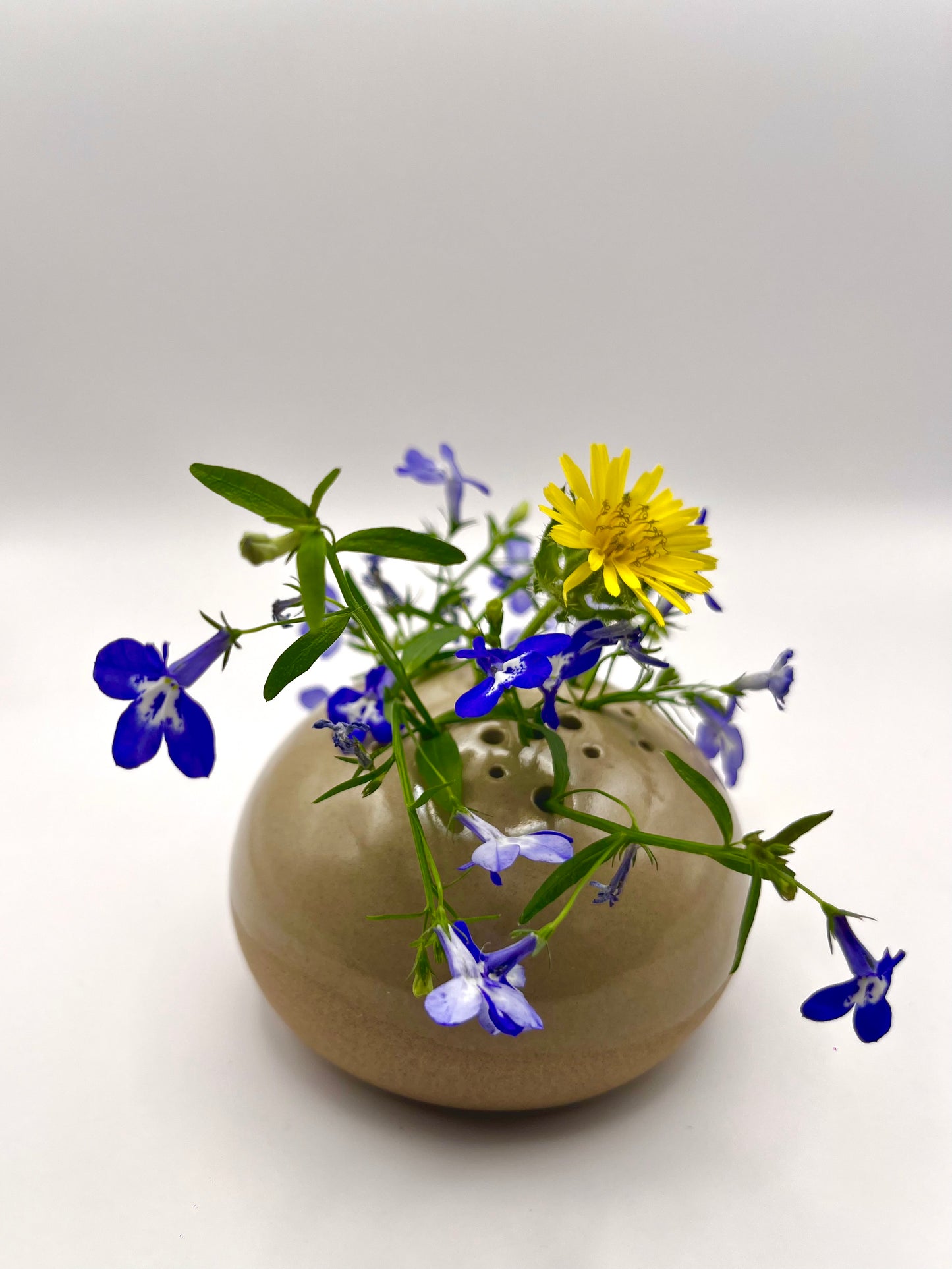 Vase pique-fleurs grain de sable
