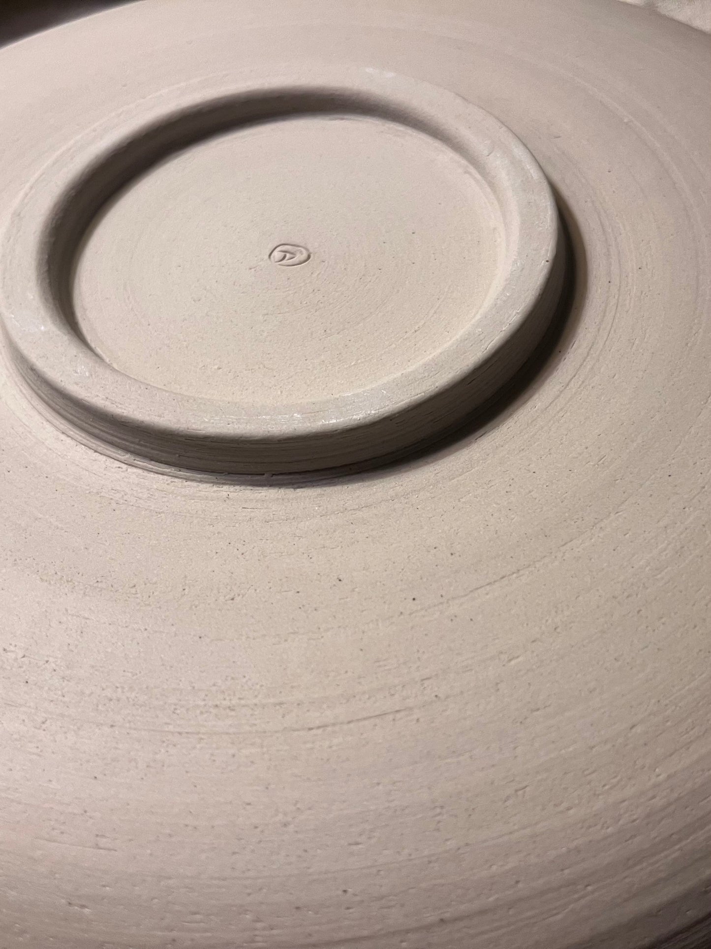 Plat de présentation vert tacheté